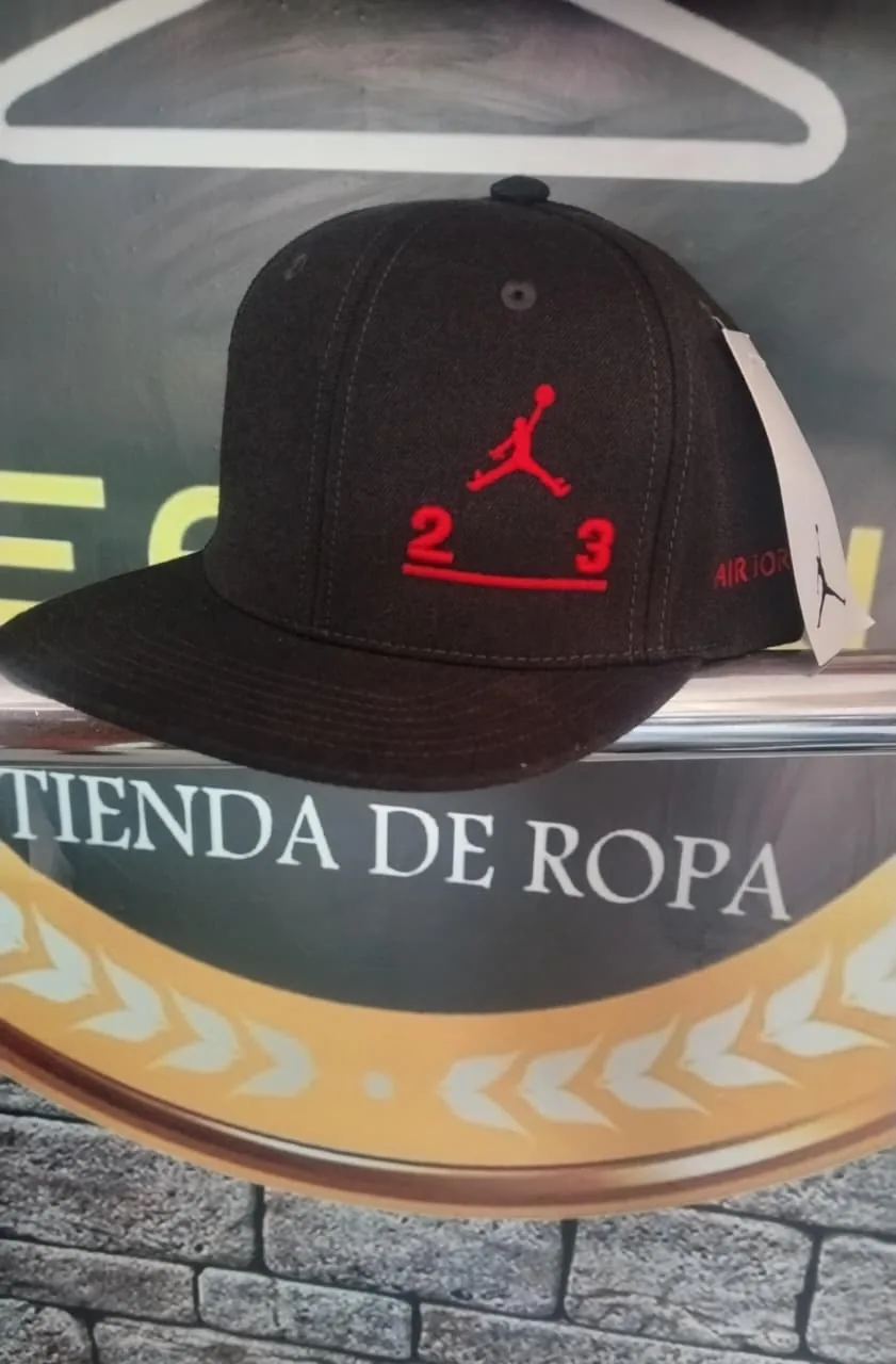 Gorra modelo 02 disponible en PRESENCIA, Cartagena