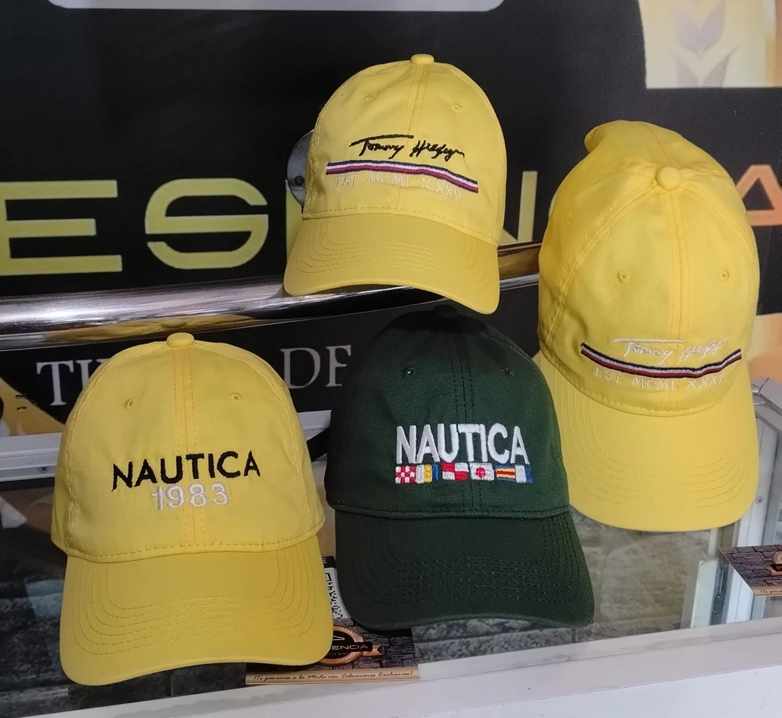 Gorra modelo 16 disponible en PRESENCIA, Cartagena